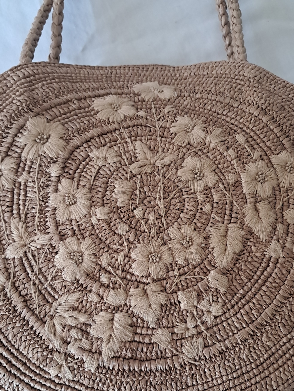 Sezane June Basket Bag. Natural Broderies Fleurs Muti/Raffia Embroidered Flowers - Picture 2 of 11